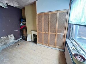 Bedroom- click for photo gallery